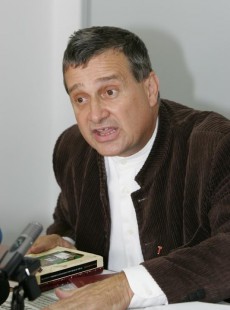 Mircea Dinescu
