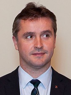 Angus Macneil