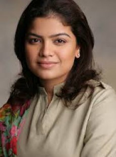 Poonam Mahajan