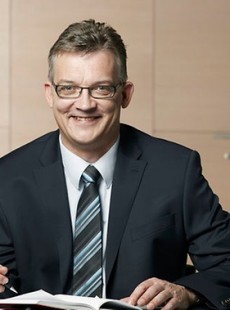 Uwe Feiler